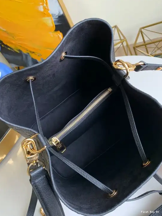First bag NEONOE VUITTON MM LOUIS 0529